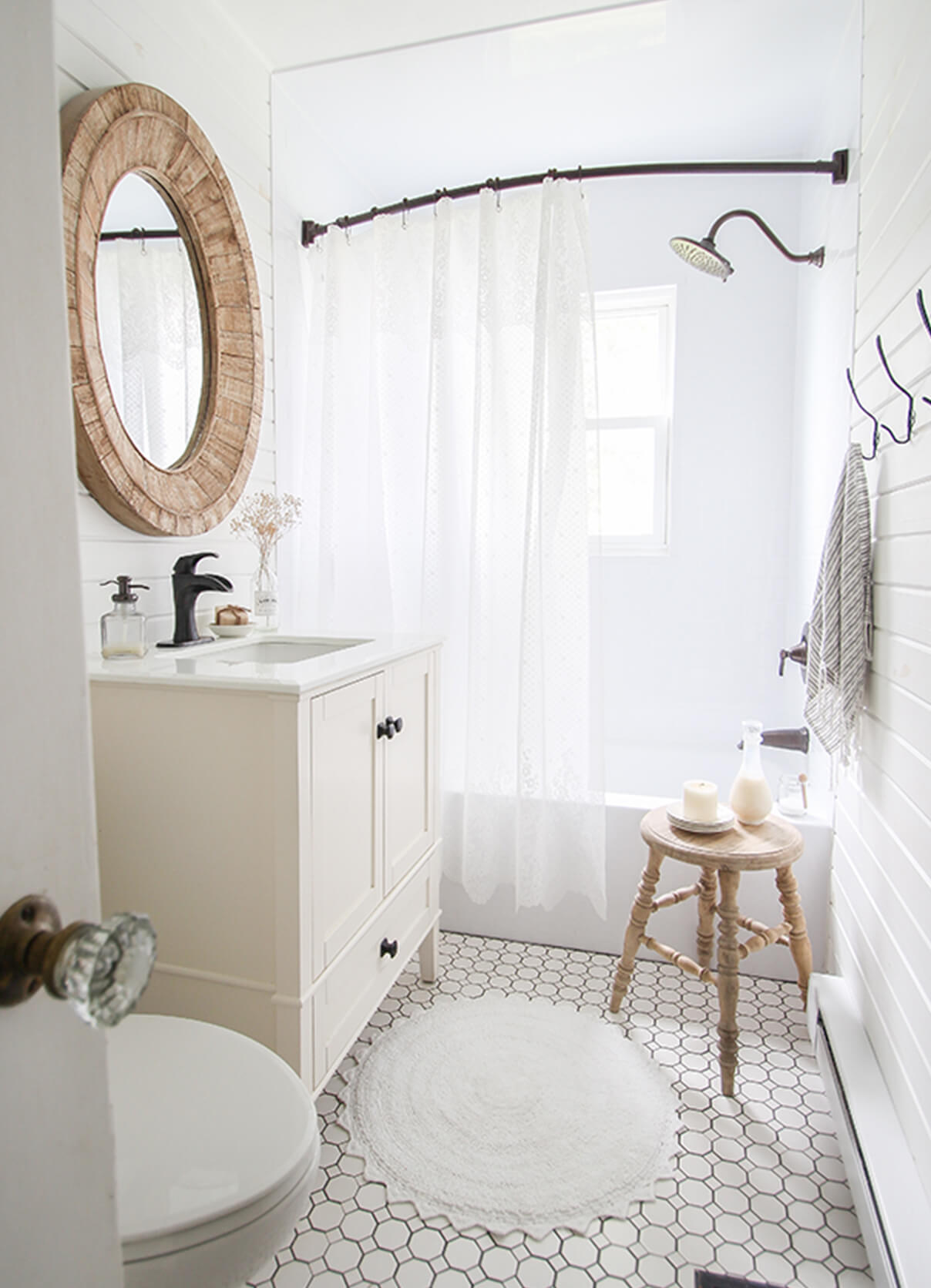 Bath Fitter’s Custom Bathtubs: A Seamless Bathroom Transformation thumbnail