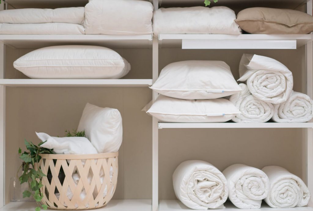 Leading Tips for a Practical and Beautiful Guest Bathroom thumbnail